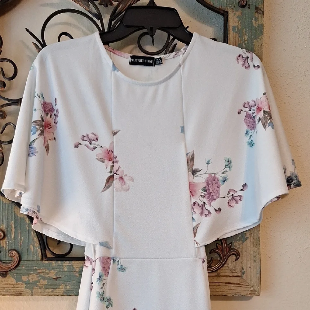 Wht/Pink Flutter Sleeve Mini Dress. Size 2 - Picture 3 of 7